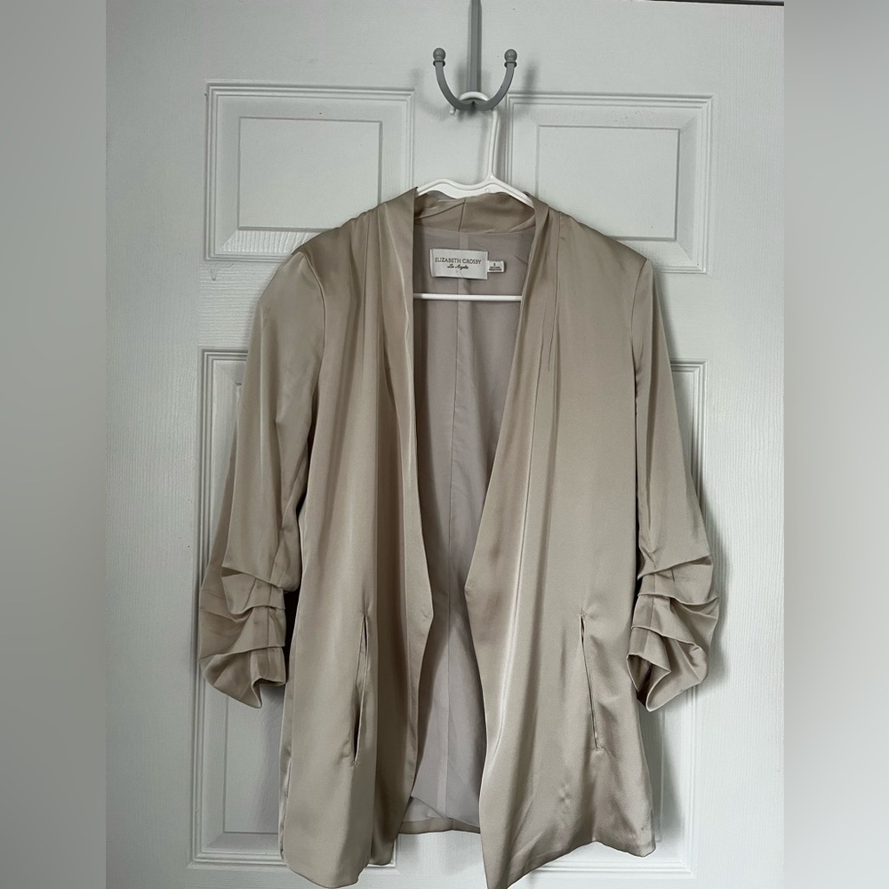 Cream Blazer with Open Front and Long Sleeves